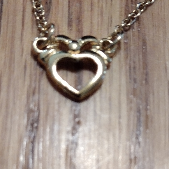 Gold heart bracelet - Picture 9 of 16